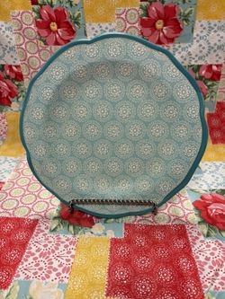 Pioneer Woman Teal And White Plate With Plate Stand