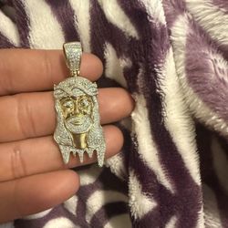 10k Yellow gold Diamond Pendant 