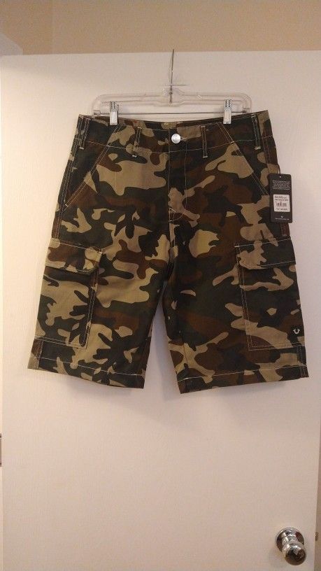 Men's TRUE RELIGION Camo Cargo Shorts Size 32 NEW