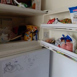 Refrigerator 
