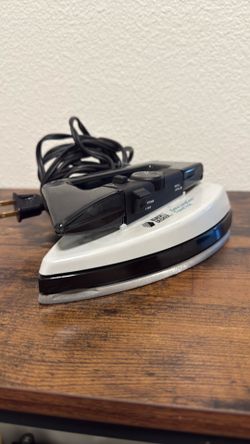 Black and decker traveling iron