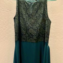 Holiday / Christmas/Wedding Dress Size M Green Forest