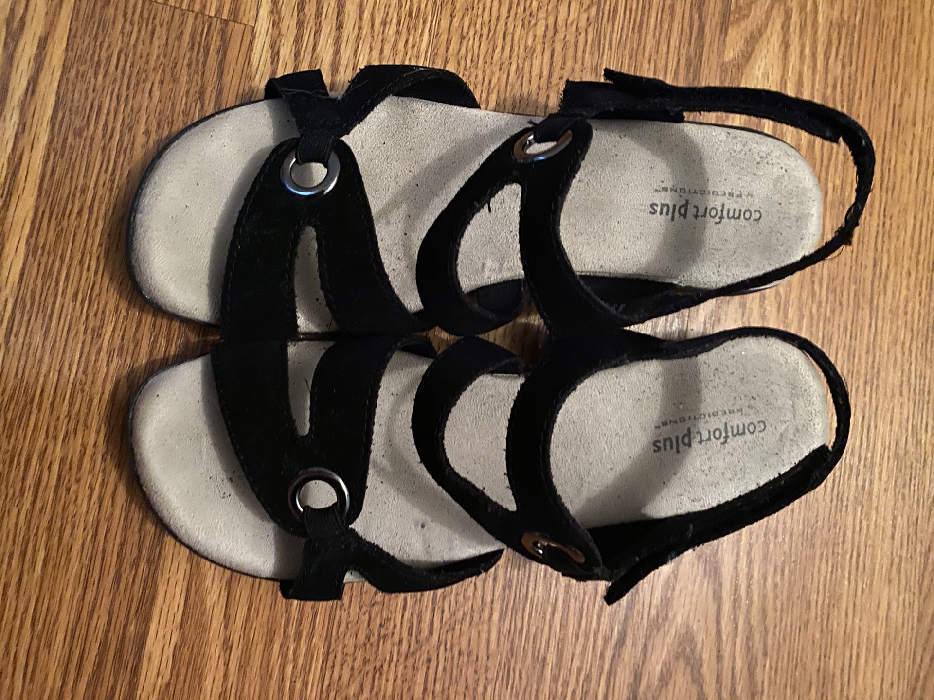 Women’s size 7.5 black predictions comfort plus sandals