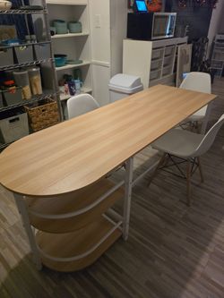 Table w/ 3 chairs