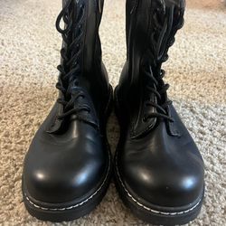 🖤 Torrid Black Lace-Up Combat Boots – Great Condition! Only $20 🖤