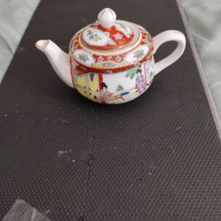 Kutani Tea Pot