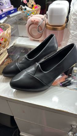 Black Faux Leather Block Heel Pumps size 5