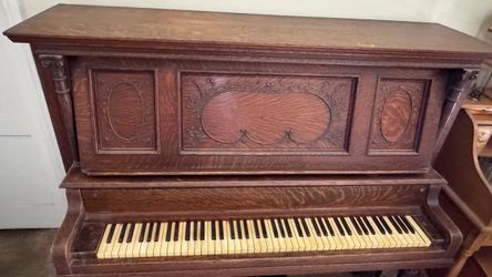 Vintage piano