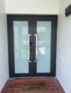 Hurricane impact French door 63 X 81 | Puerta de impacto contra huracán