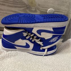 Woman’s Air Jordan 1 Mid