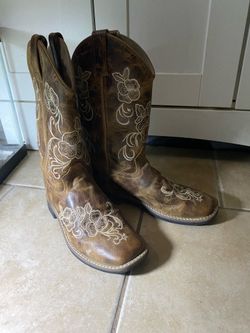 Riding boots