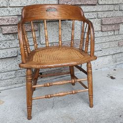 Barrel Back Captain's Chair