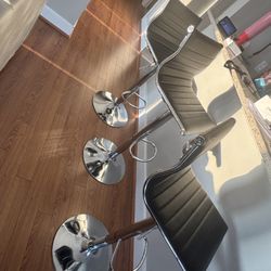 5 Bar Stools