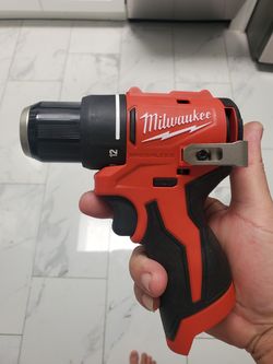 Milwaukee
M12 12V Lithium-Ion Subcompact Brushless Cordless 3/8 in. Drill Driver (Tool-Only)