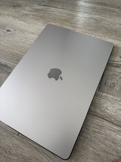 M2 MacBook Air 15 inch 256 GB with 16 GB RAM