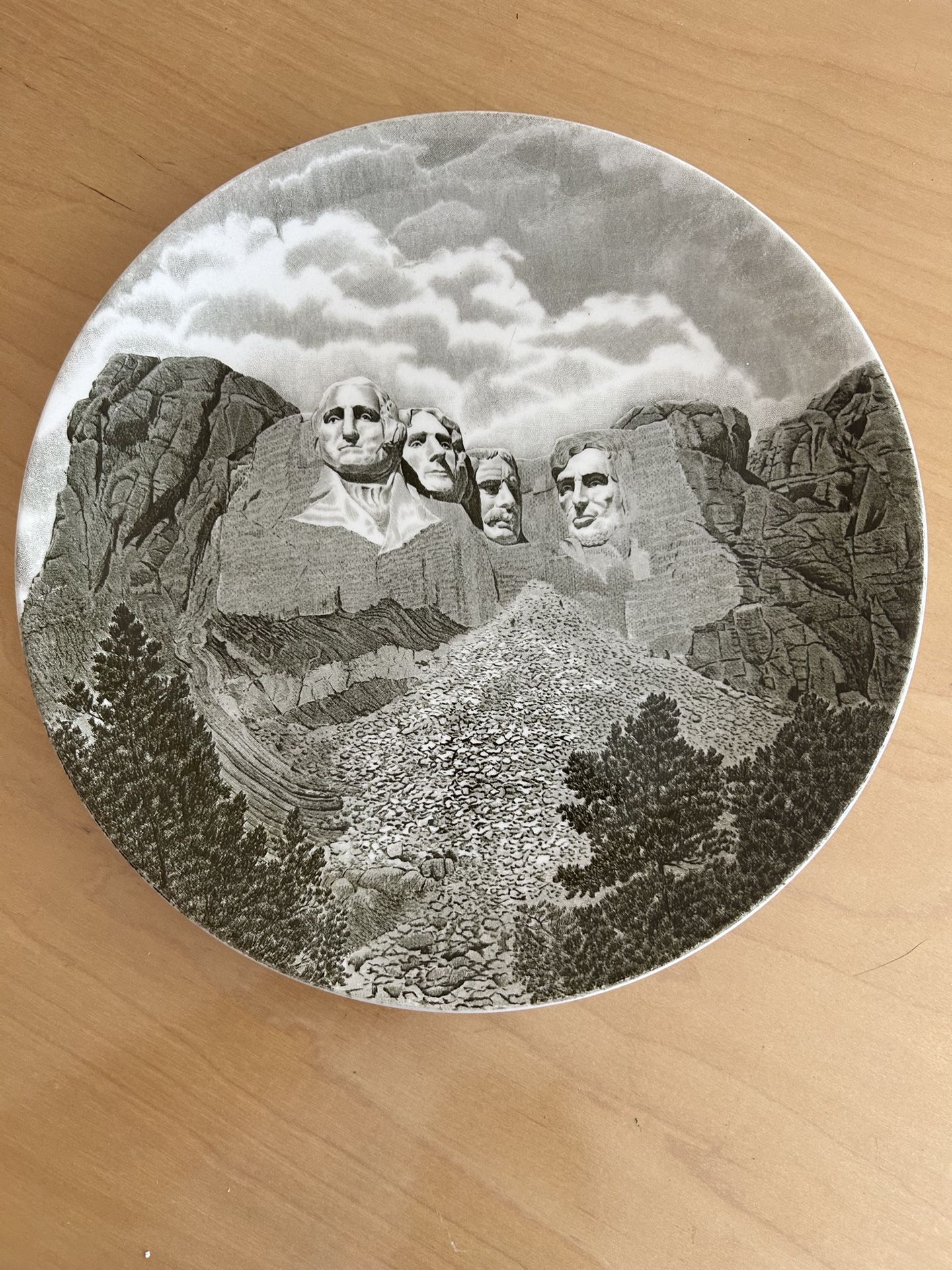 Mt. Rushmore National Memorial Shrine of Democracy Johnson Bros Collectors Plate