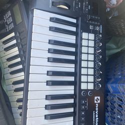 Novation Launchkey 25 Key MIDI Controller