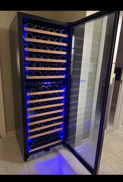 Wine refrigerator