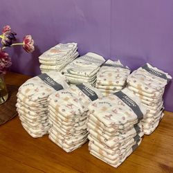 Size 1 Diapers *FREE/GRATIS*