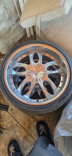 Empire rims on lion heart's