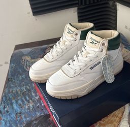 Brand NEW Reebok Sneakers