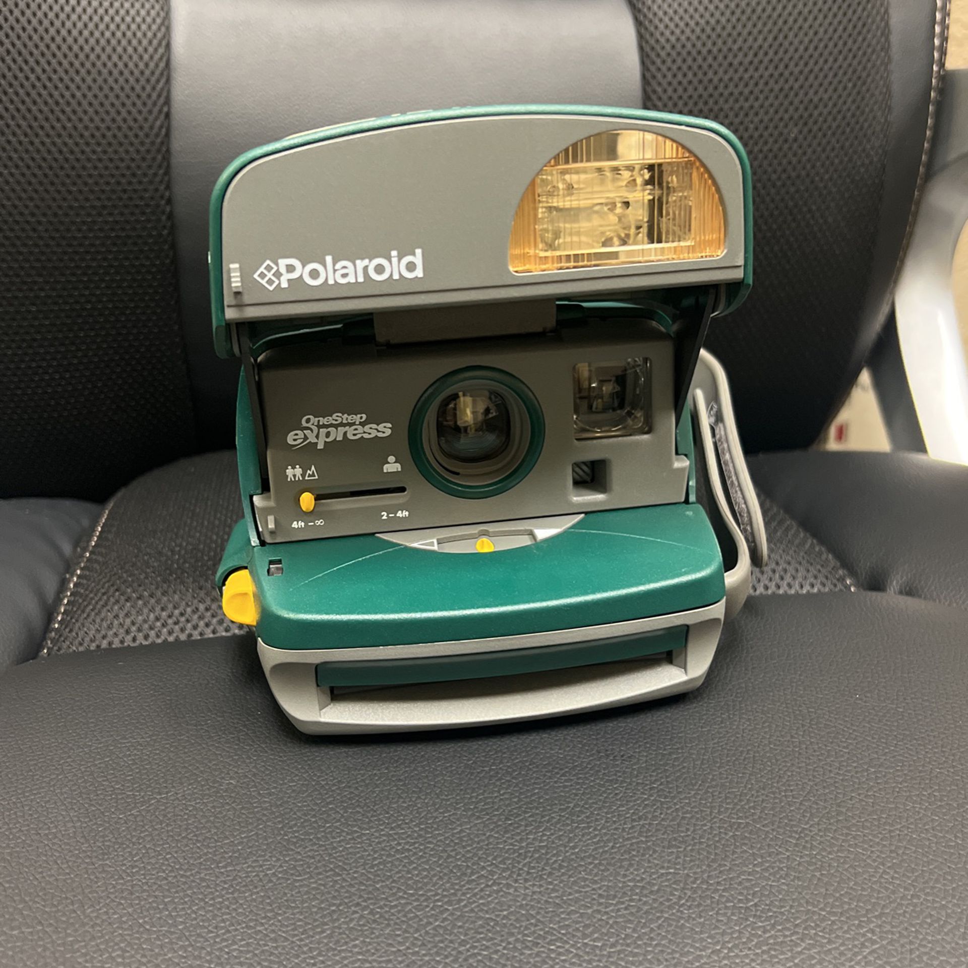 Polaroid One Step Express Hunter Green Instant 