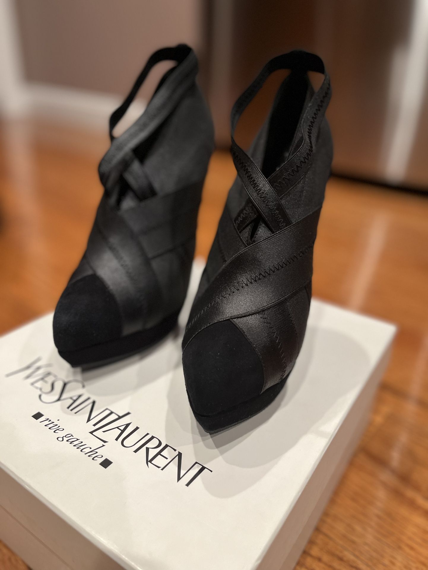 YSL Yves Saint Laurent Divine Platform Booties Boots shoes size 9.5 39.5