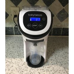 BRAND NEW IN THE BOX Baby Brezza Pro Mini