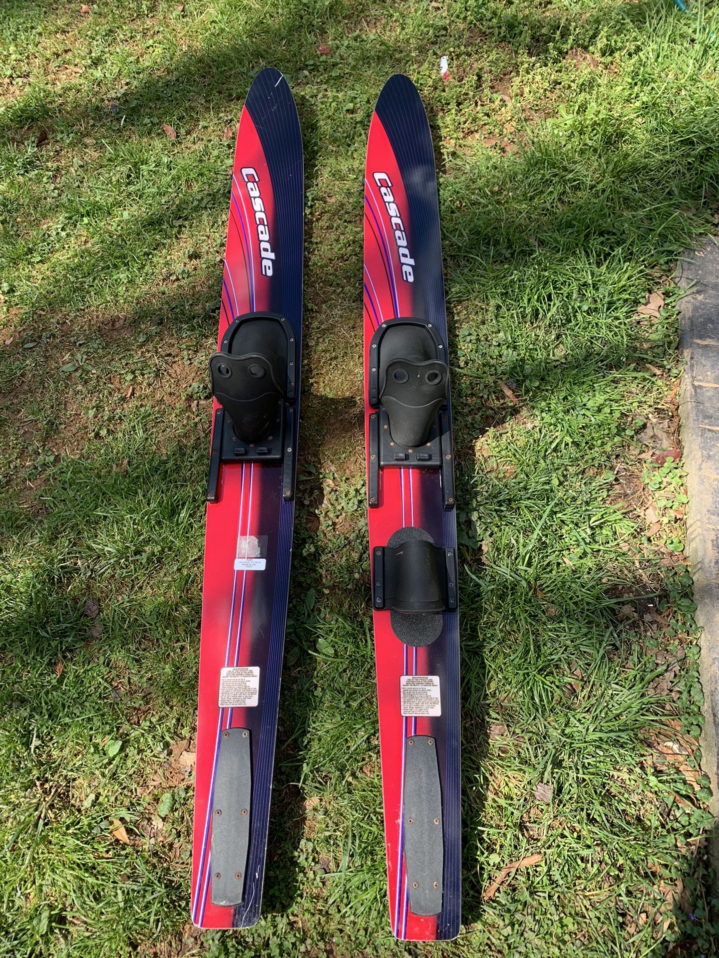 Water skis