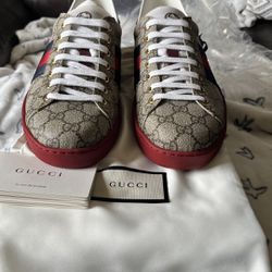 Men’s Gucci Supreme Ace Sneakers 
