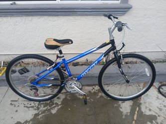 Women's 26" giant Sedona st mountain bike