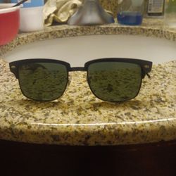 Ray and SUNGLASSES