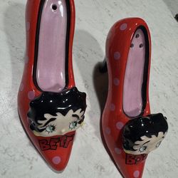 VINTAGE 90's BETTY BOOP RED, POLKA DOT, HIGH HEELS, SALT & PEPPER SHAKERS