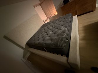 King mattress sealy and bed frame and dresser! Pretty much new!!