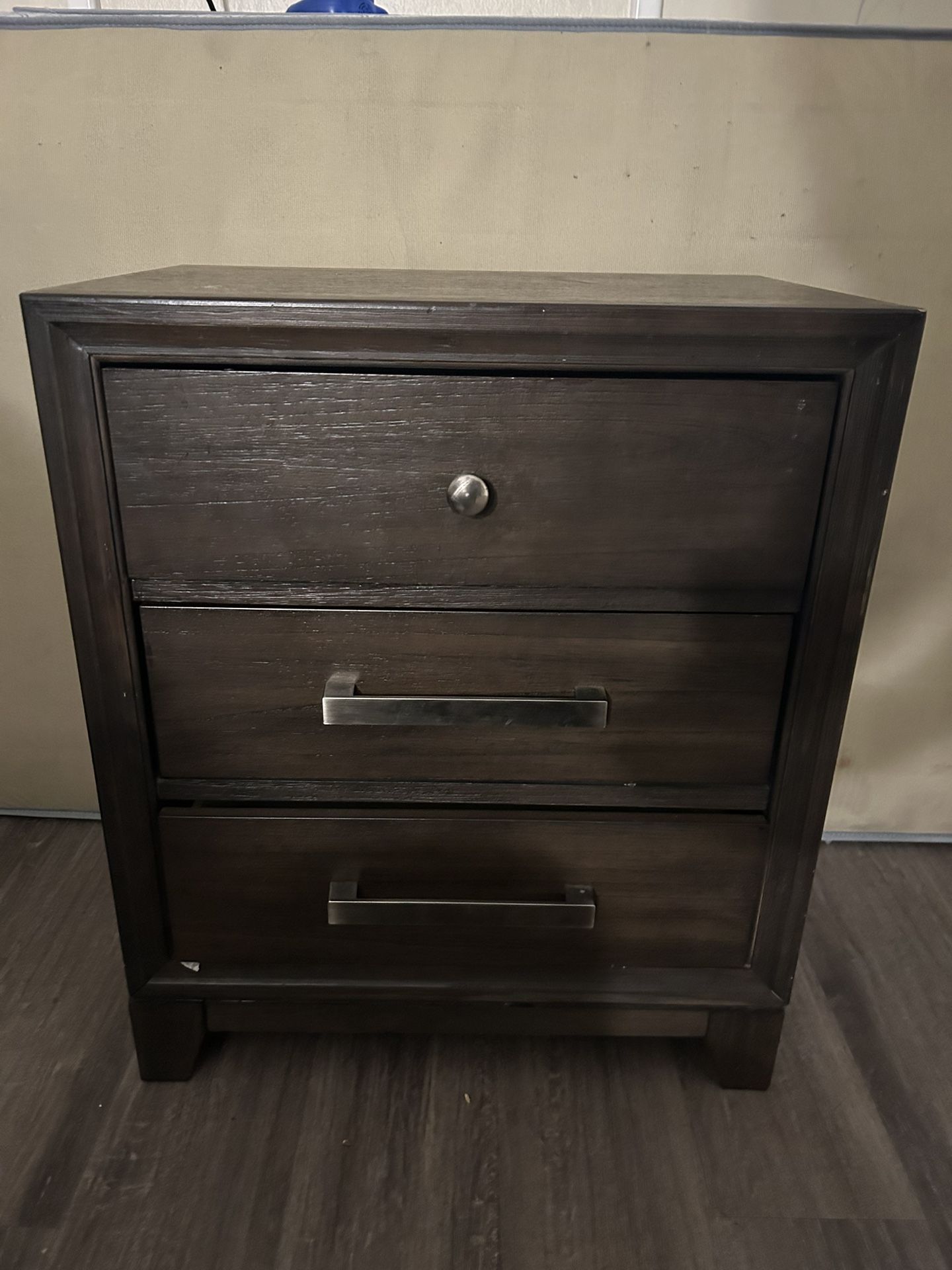Nightstand 