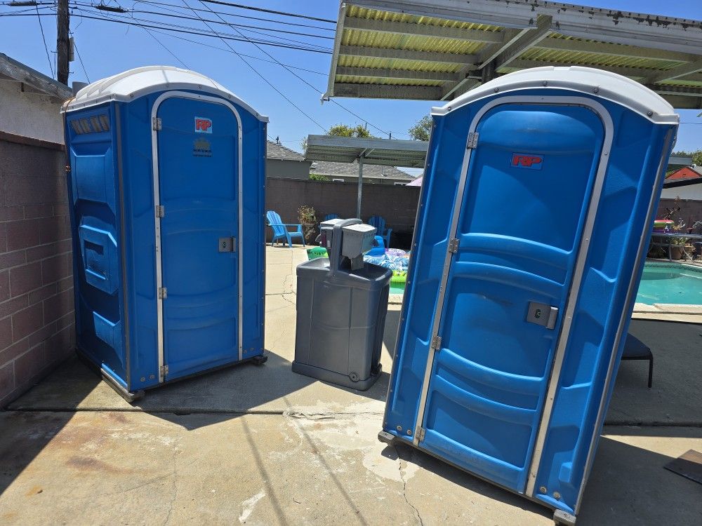 Porta Potties 