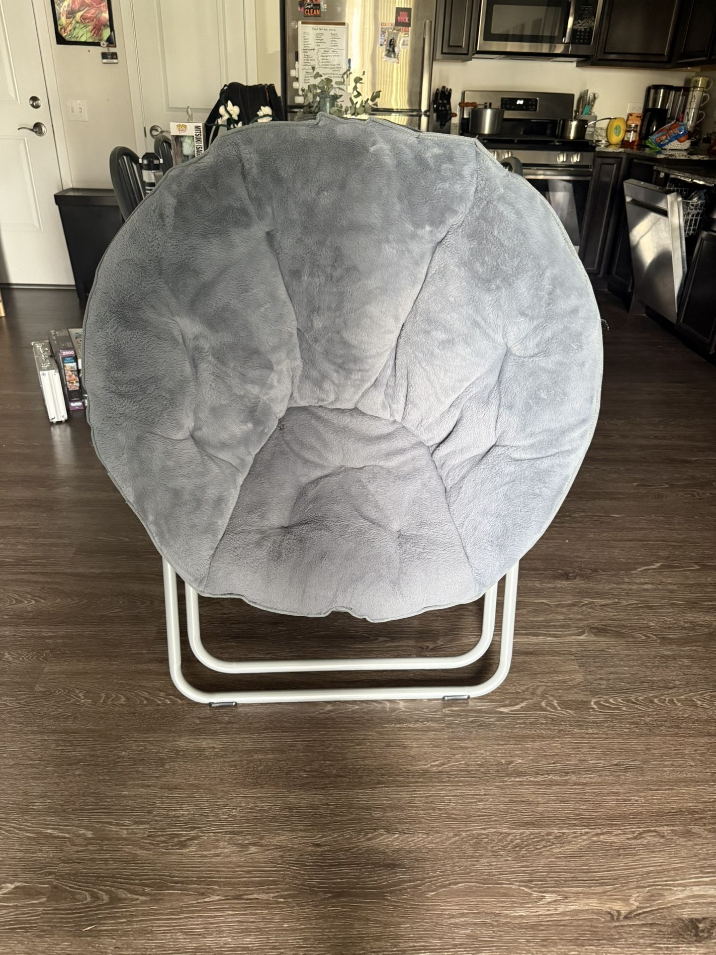 Comfy Saucer Chair