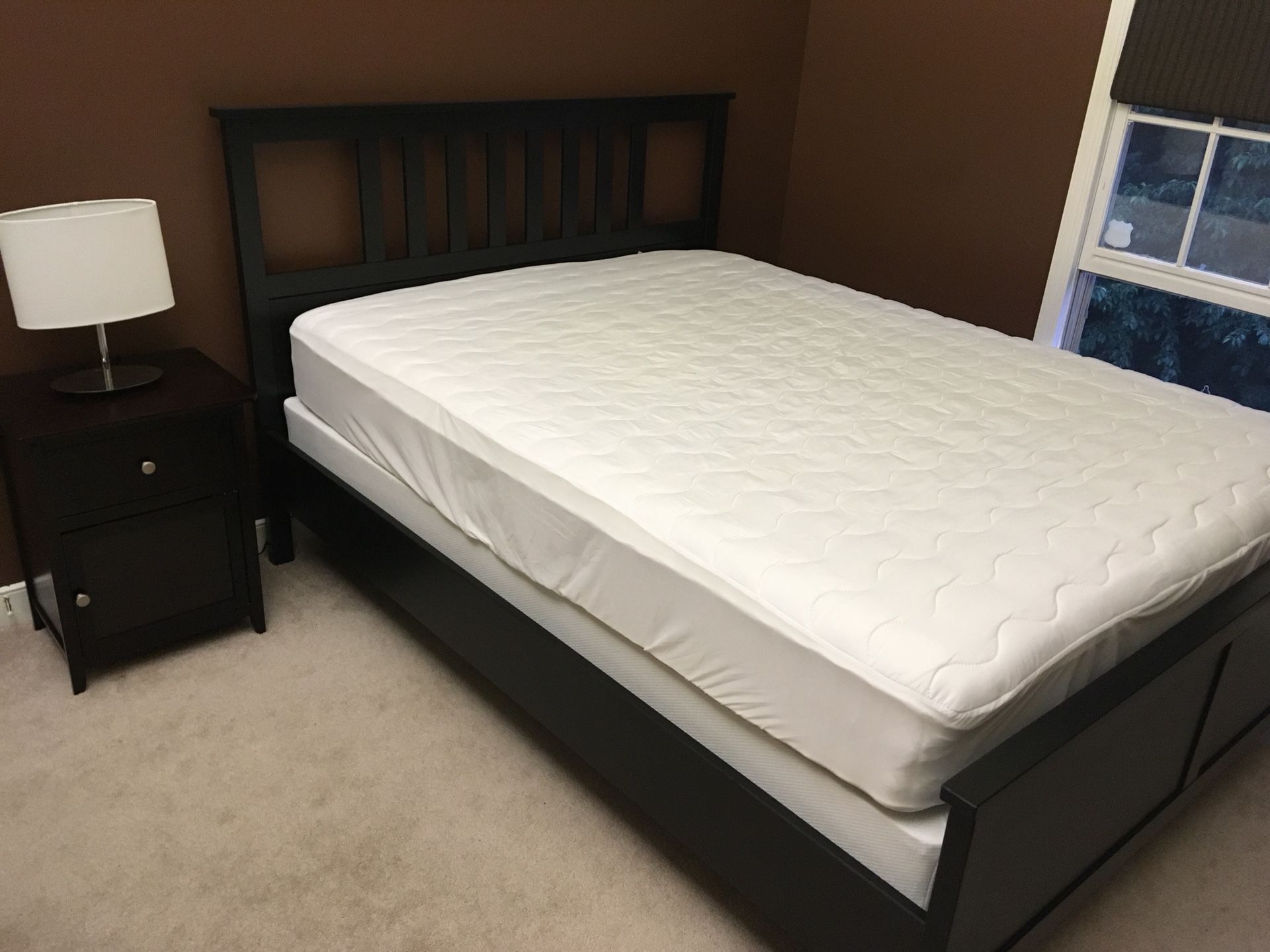 Queen size mattress, box spring, dark wood frame, night stand and lamp for sale!!