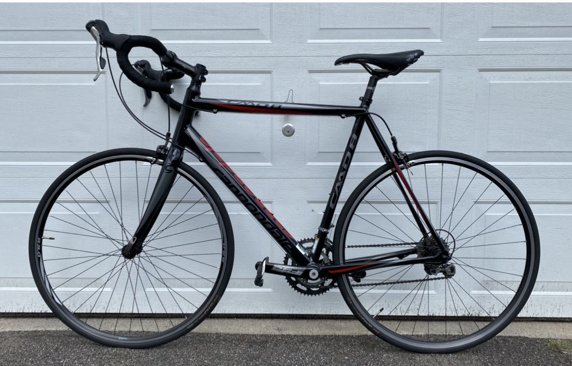 Cannondale Road Bike - CAAD 8 (Size 58cm) Tiagra
