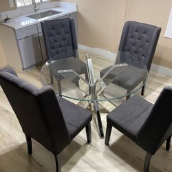 Dinning Table 