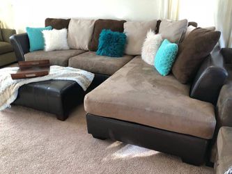 Sectional w washable covers