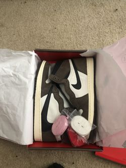 Jordan 1 Travis Scott