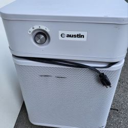 Austin Air HealthMate HM400 air purifier