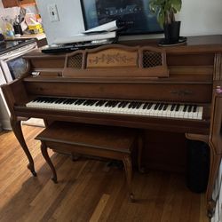 Story And Clark Piano