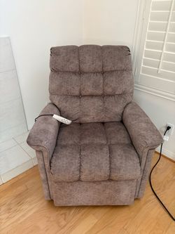 Recliner standing assist