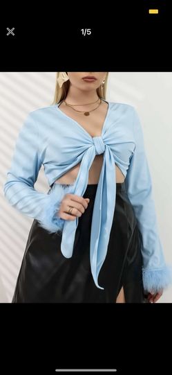 Light Blue Long Sleeve Top. Size XL