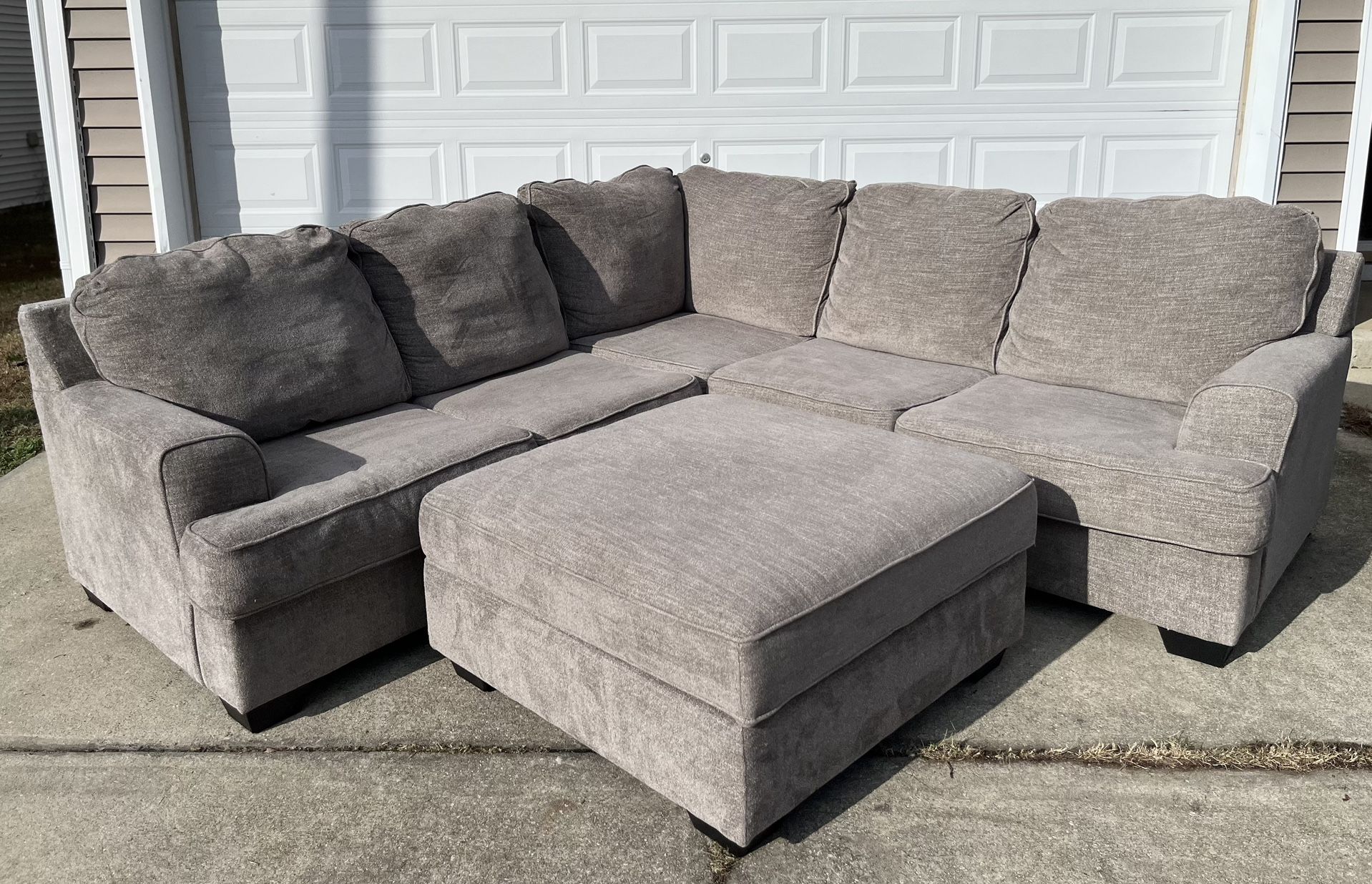 Beautiful Beige Sectional Couch!😍