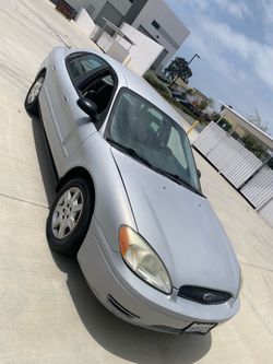 2005 Ford Taurus