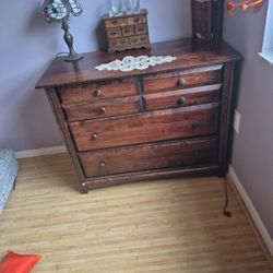 Chest Of Draws Deep Brown / Redwood Colour