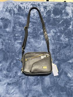 Black sling crossbody bag white mountain 